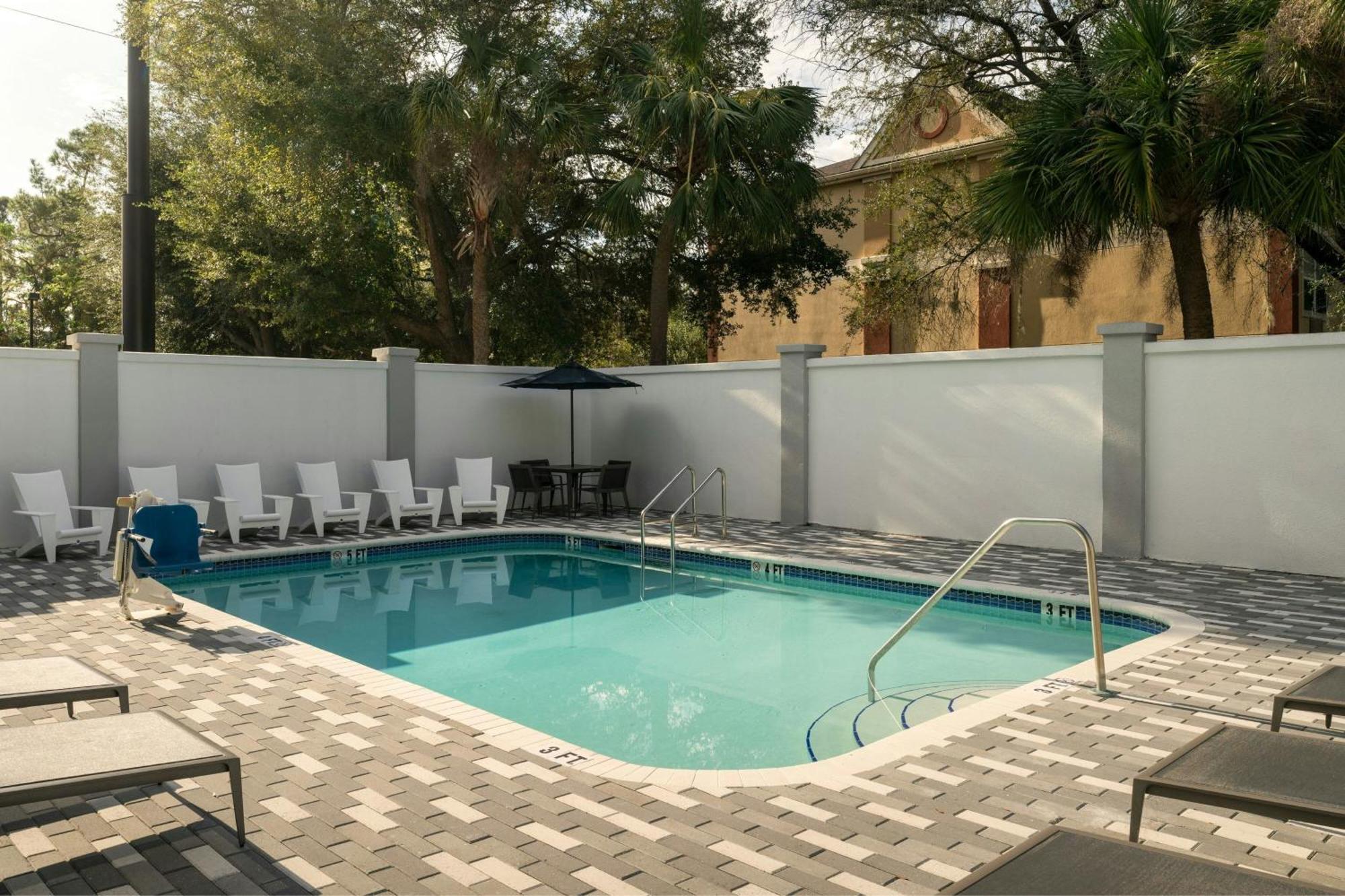 Courtyard By Marriott Gainesville Fl Exterior photo