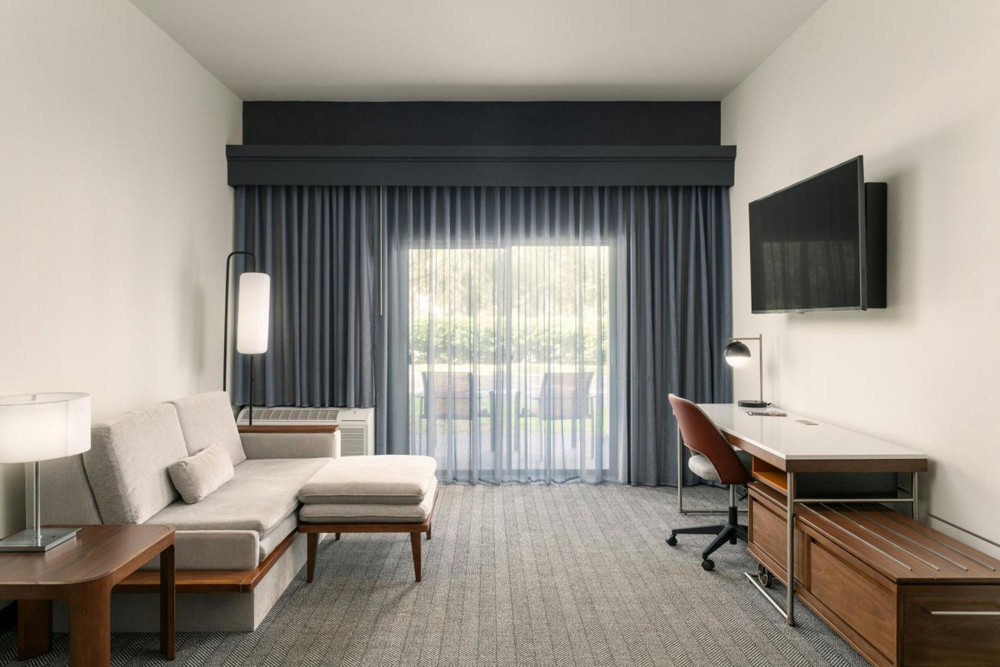 Courtyard By Marriott Gainesville Fl Exterior photo